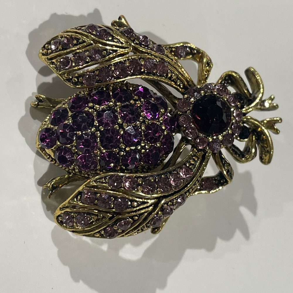 Vintage Art Deco Purple, Lilac and Gold Tone Bumble Bee Brooch